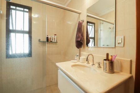 Apartamento à venda com 240m², 3 quartos e 4 vagasBanheiro da Suíte 2