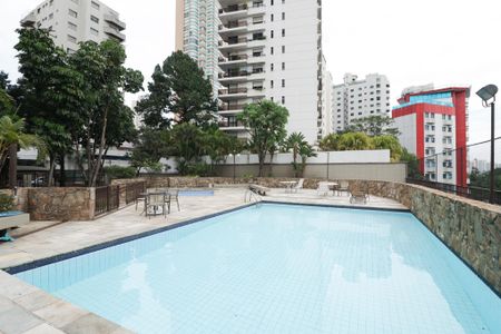 Apartamento à venda com 240m², 3 quartos e 4 vagasPiscina