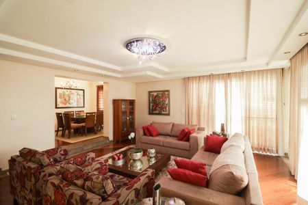 Apartamento à venda com 240m², 3 quartos e 4 vagasSala