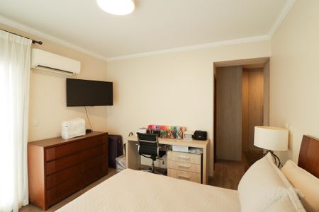 Apartamento à venda com 240m², 3 quartos e 4 vagasSuíte 3