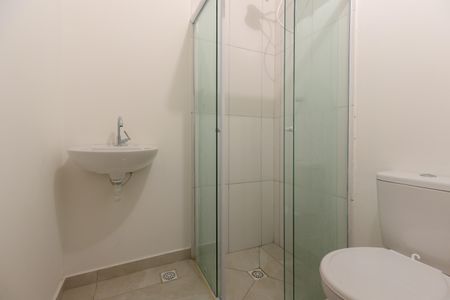 Banheiro de kitnet/studio para alugar com 1 quarto, 18m² em Vila Butantã, São Paulo