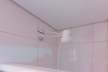 Banheiro de kitnet/studio para alugar com 1 quarto, 21m² em Vila Butantã, São Paulo