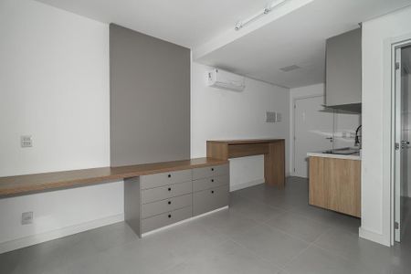 Sala / Quarto / Cozinha de apartamento para alugar com 1 quarto, 24m² em Independência, Porto Alegre