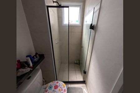 Banheiro de apartamento para alugar com 2 quartos, 43m² em Irajá, Rio de Janeiro