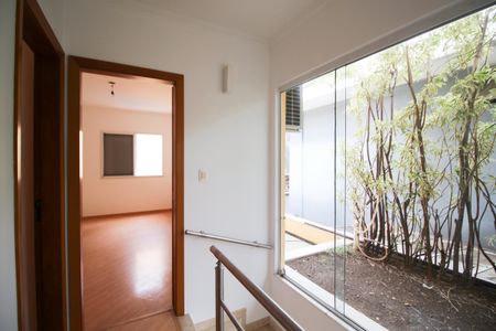 Casa para alugar com 160m², 3 quartos e 2 vagas Casa para alugar com 160m², 3 quartos e 2 vagasCorredor