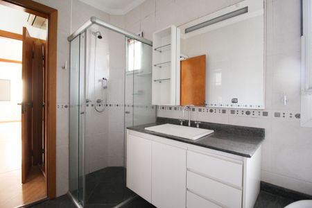 Casa para alugar com 160m², 3 quartos e 2 vagas Casa para alugar com 160m², 3 quartos e 2 vagasBanheiro da Suíte