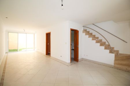 Casa para alugar com 160m², 3 quartos e 2 vagas Casa para alugar com 160m², 3 quartos e 2 vagasSala