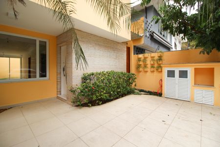 Casa para alugar com 160m², 3 quartos e 2 vagas Casa para alugar com 160m², 3 quartos e 2 vagasGaragem