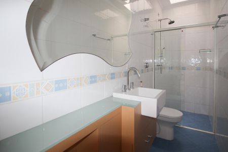 Casa para alugar com 160m², 3 quartos e 2 vagas Casa para alugar com 160m², 3 quartos e 2 vagasBanheiro social