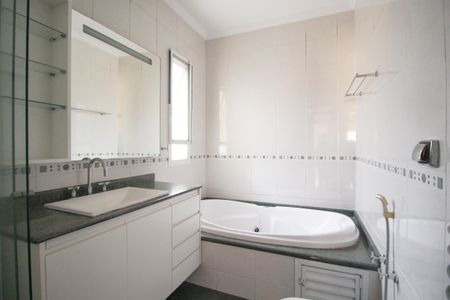 Casa para alugar com 160m², 3 quartos e 2 vagas Casa para alugar com 160m², 3 quartos e 2 vagasBanheiro da Suíte