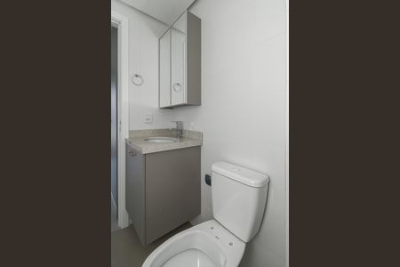 Banheiro de apartamento para alugar com 1 quarto, 24m² em Independência, Porto Alegre