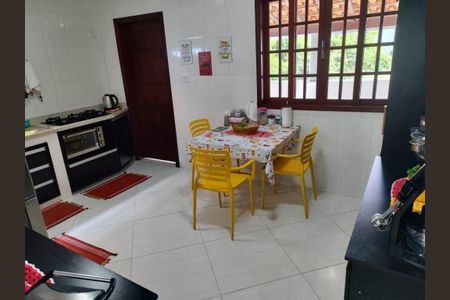 Casa à venda com 2 quartos, 207m² em Santa Barbara, Niterói