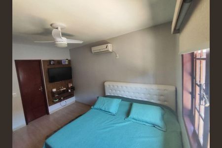 Casa à venda com 2 quartos, 207m² em Santa Barbara, Niterói