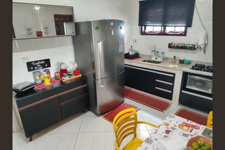 Casa à venda com 2 quartos, 207m² em Santa Barbara, Niterói