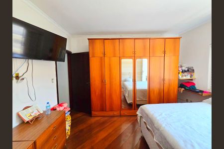 Casa à venda com 108m², 3 quartos e 2 vagasSuíte