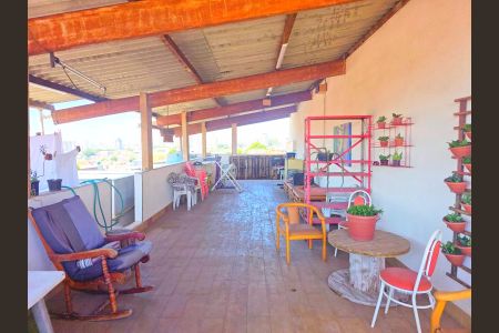 Casa à venda com 108m², 3 quartos e 2 vagas Casa à venda com 108m², 3 quartos e 2 vagasÁrea comum