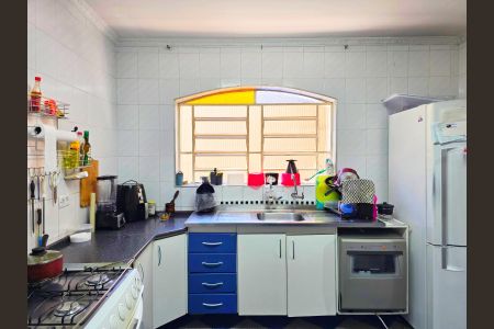 Casa à venda com 108m², 3 quartos e 2 vagas Casa à venda com 108m², 3 quartos e 2 vagasCozinha