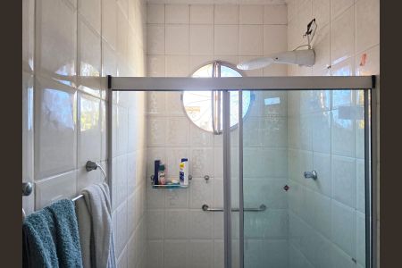 Casa à venda com 108m², 3 quartos e 2 vagas Casa à venda com 108m², 3 quartos e 2 vagasBanheiro social