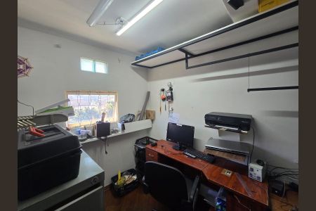 Casa à venda com 108m², 3 quartos e 2 vagasEscritório