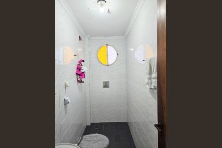 Casa à venda com 108m², 3 quartos e 2 vagasBanheiro social