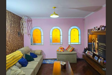 Casa à venda com 108m², 3 quartos e 2 vagas Casa à venda com 108m², 3 quartos e 2 vagasSala