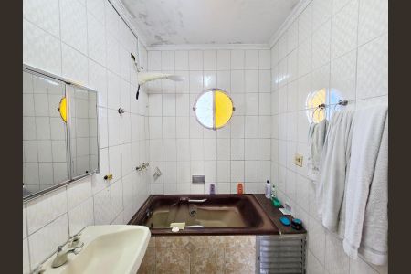 Casa à venda com 108m², 3 quartos e 2 vagasBanheiro da Suíte