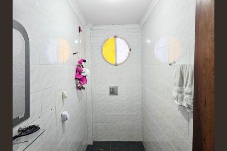 Casa à venda com 108m², 3 quartos e 2 vagas Casa à venda com 108m², 3 quartos e 2 vagasBanheiro social