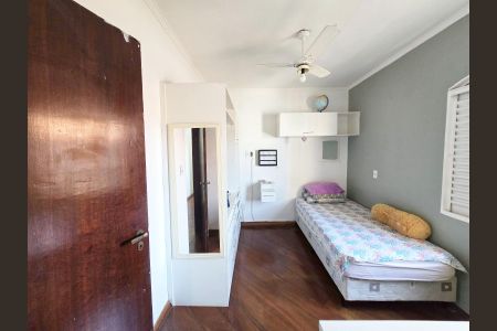 Casa à venda com 108m², 3 quartos e 2 vagasQuarto