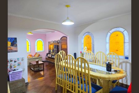 Casa à venda com 108m², 3 quartos e 2 vagas Casa à venda com 108m², 3 quartos e 2 vagasCopa