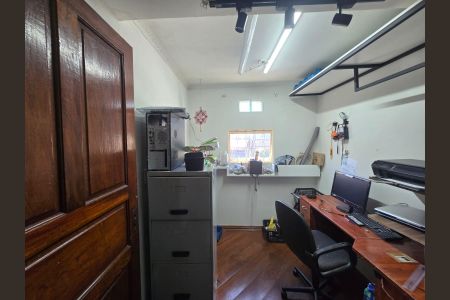 Casa à venda com 108m², 3 quartos e 2 vagasEscritório