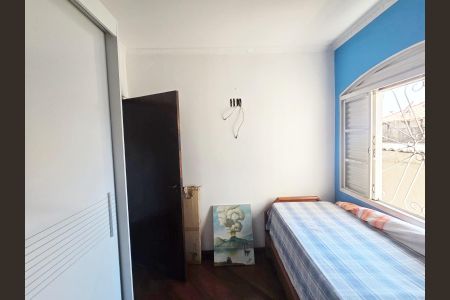 Casa à venda com 108m², 3 quartos e 2 vagas Casa à venda com 108m², 3 quartos e 2 vagasQuarto 2