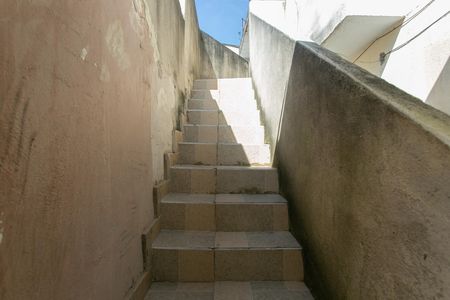 Entrada  de casa para alugar com 1 quarto, 63m² em Jardim Moreno, São Paulo