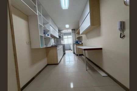 Apartamento à venda com 207m², 3 quartos e 1 vaga