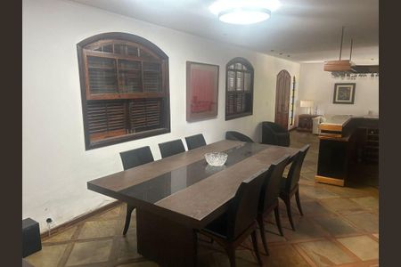 Casa à venda com 4 quartos, 200m² em Vila Progresso, Niterói