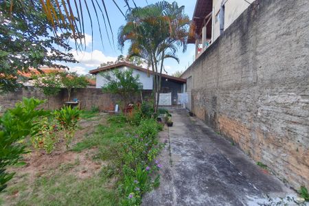 Casa à venda com 74m², 2 quartos e 3 vagasQuintal - Jardim