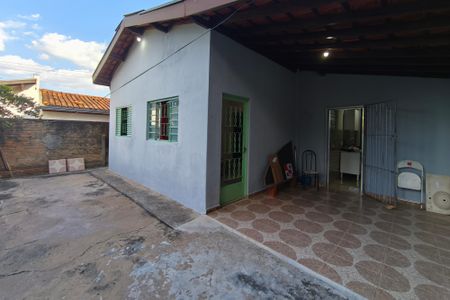 Casa à venda com 74m², 2 quartos e 3 vagasQuintal - Garagem