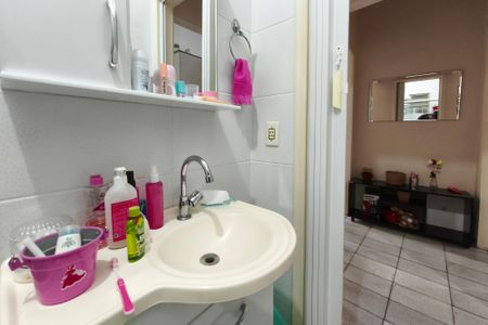 Casa à venda com 74m², 2 quartos e 3 vagasBanheiro