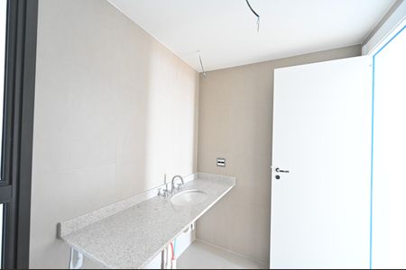 Apartamento à venda com 325m², 4 quartos e 1 vagaBanheiro da Suíte 1