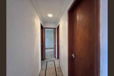 Corredor de apartamento para alugar com 3 quartos, 110m² em Recreio dos Bandeirantes, Rio de Janeiro