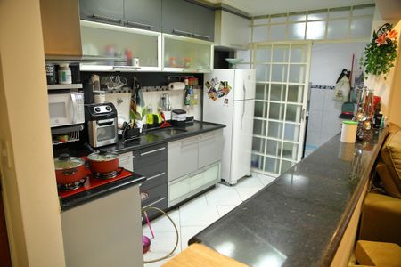 Apartamento à venda com 66m², 2 quartos e 1 vagaCozinha 