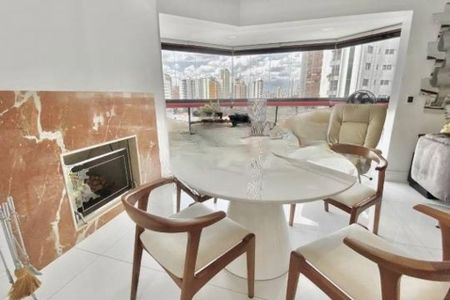 Apartamento à venda com 137m², 3 quartos e 5 vagas