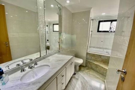 Apartamento à venda com 137m², 3 quartos e 5 vagas