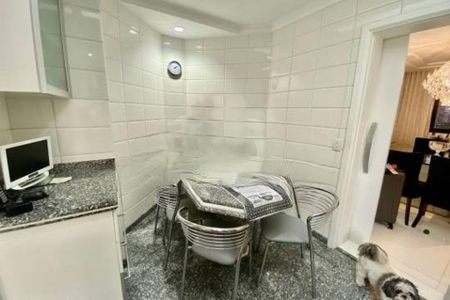 Apartamento à venda com 137m², 3 quartos e 5 vagas