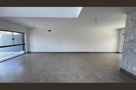 Casa à venda com 3 quartos, 339m² em Vargem Grande, Rio de Janeiro