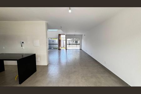 Casa à venda com 3 quartos, 339m² em Vargem Grande, Rio de Janeiro