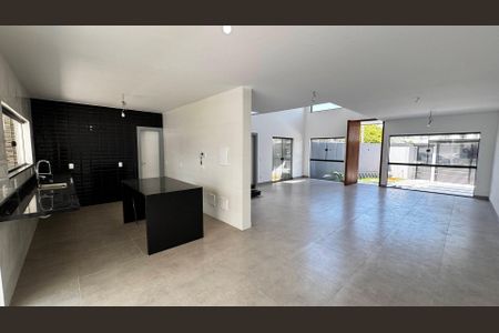 Casa à venda com 3 quartos, 339m² em Vargem Grande, Rio de Janeiro