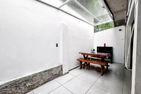 Casa para alugar com 196m², 4 quartos e sem vaga