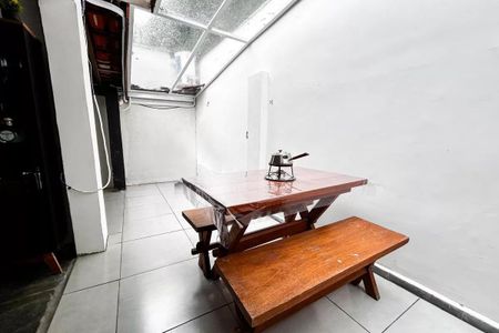 Casa para alugar com 196m², 4 quartos e sem vaga