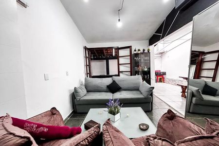 Casa para alugar com 4 quartos, 196m² em Chácara Flora, São Paulo