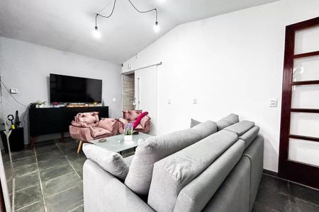 Casa para alugar com 4 quartos, 196m² em Chácara Flora, São Paulo
